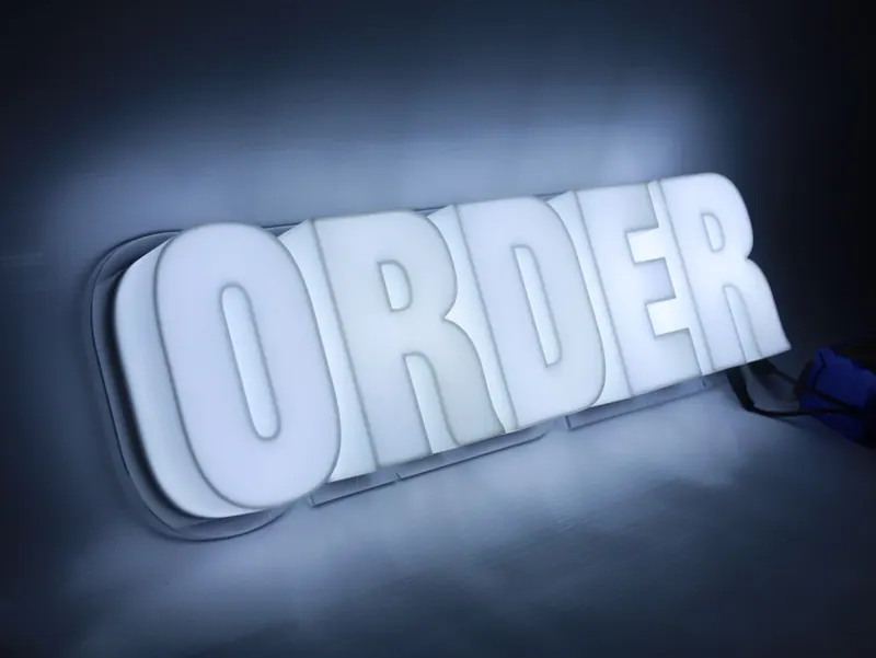 ป้ายไฟตัวอักษร ORDER สีขาวเรืองแสงด้านหน้า เหมาะกับสไตล์ไฟออกหน้าหงายหลังมีบ่า